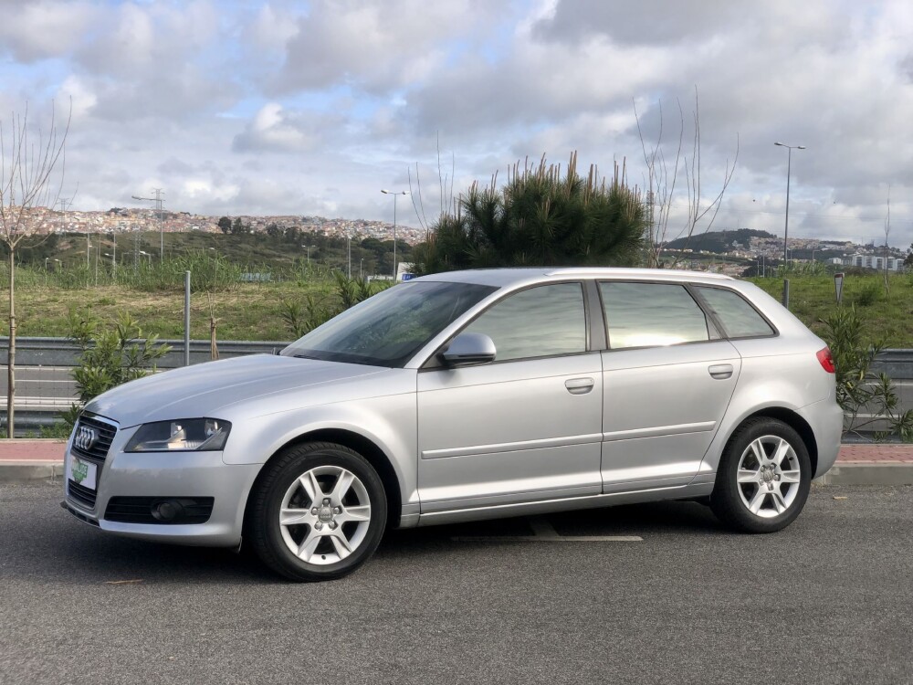 Venda (Usado) Carro Audi A3 Sportback 1.6 TDi Attraction 105 CV 2010